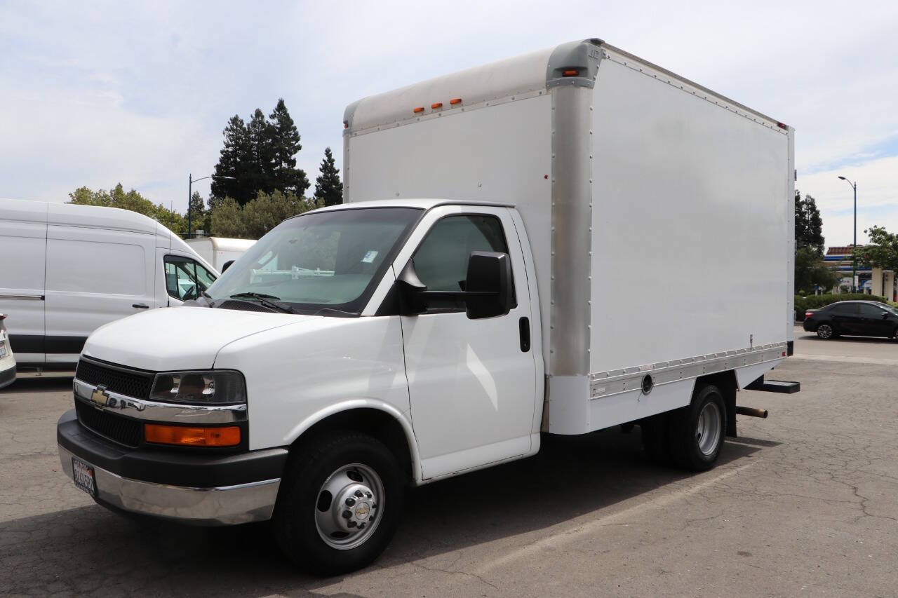 2016 Chevrolet Express 3500 2dr Commercial/cutaway/chassis 139 In. Wb