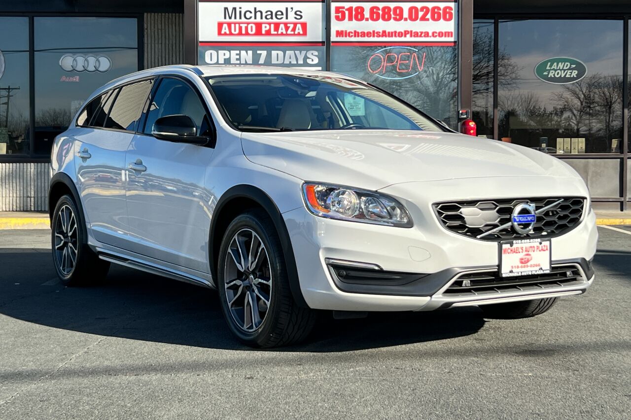 2015 Volvo V60 Cross Country T5 AWD 4dr Wagon (midyear release)