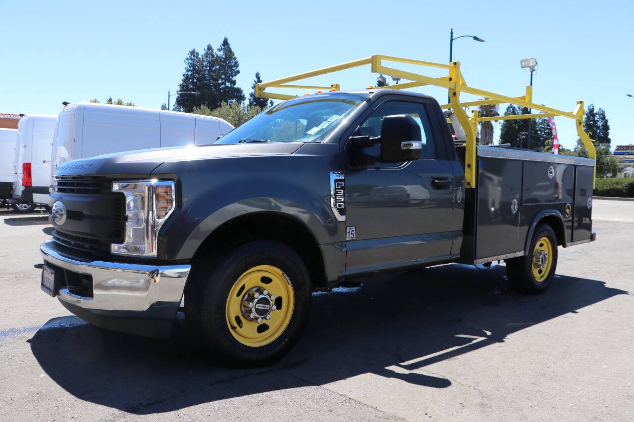 2019 Ford F-350 Super Duty XL 4x2 2dr Regular Cab 145 in. WB SRW Chassis