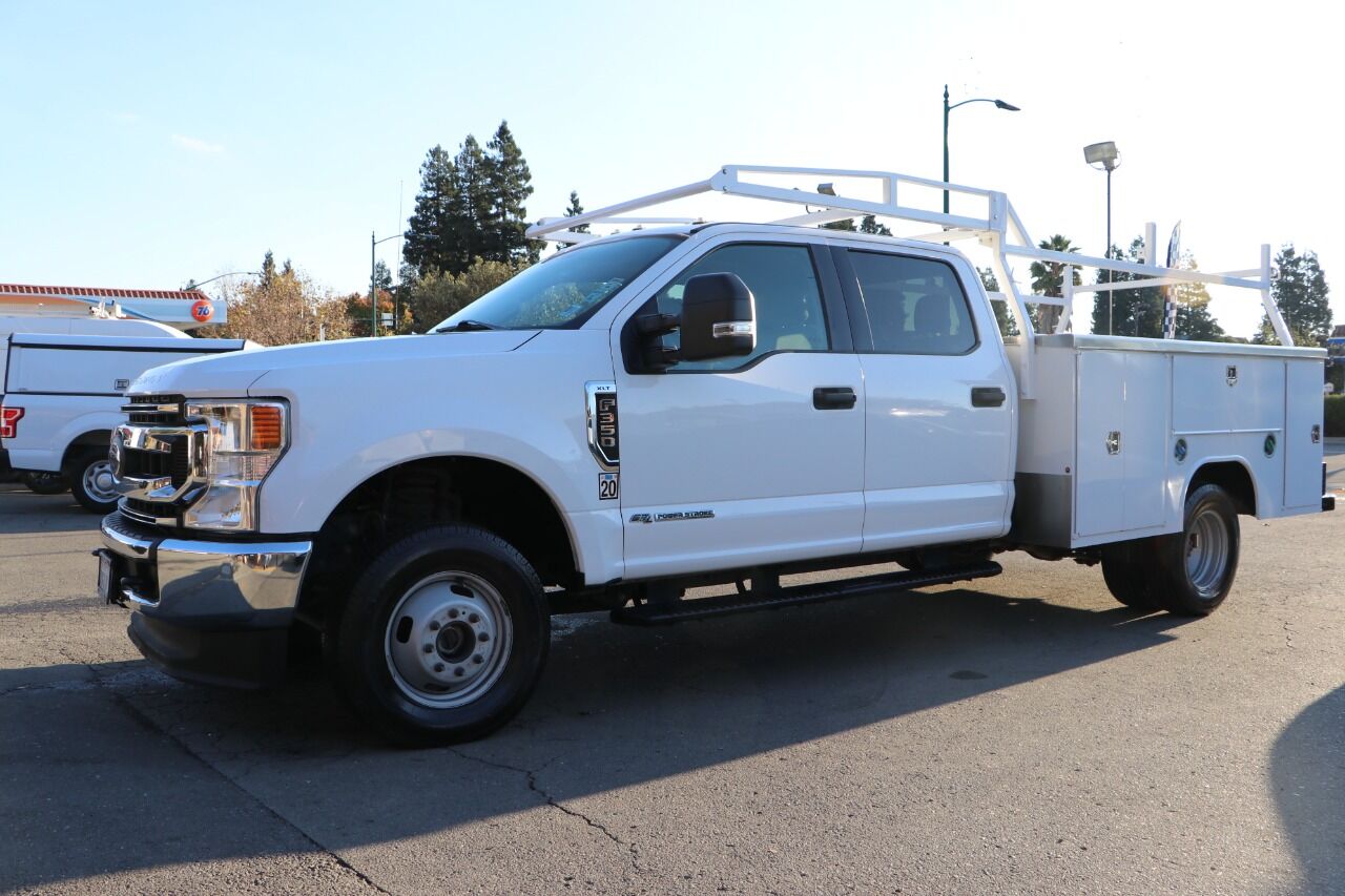 2020 Ford F-350 Super Duty XLT 4x4 4dr Crew Cab 179 in. WB DRW Chassis