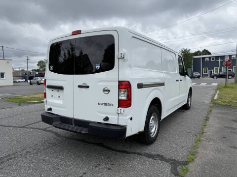 2013 Nissan NV 1500 S