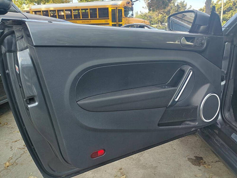 2013 Volkswagen Beetle Convertible