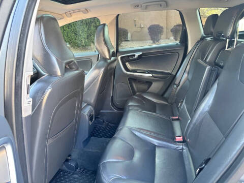 2016 Volvo XC60 T6 Drive-E Platinum