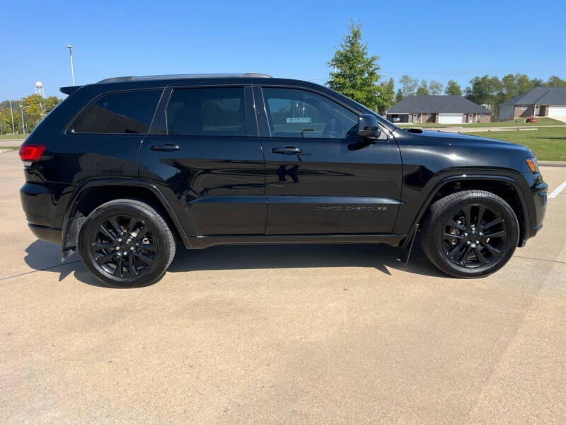 2020 Jeep Grand Cherokee Altitude photo 7