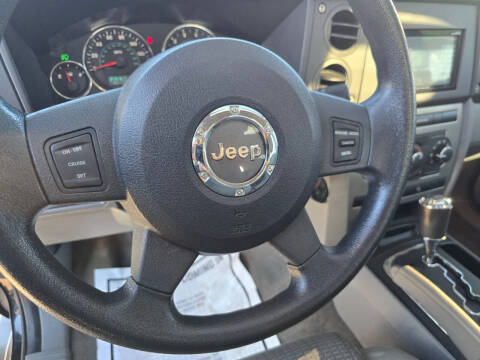 2007 Jeep Commander Sport