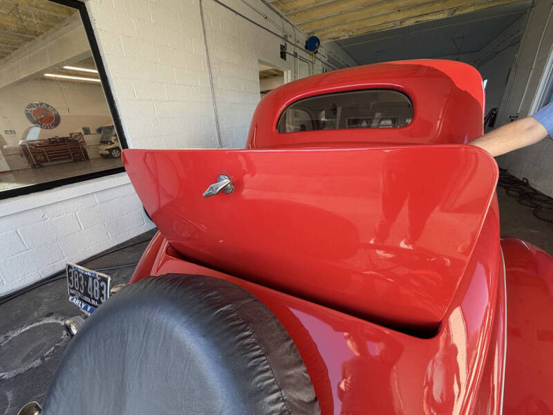 1935 Ford 5 Window  Coupe Coupe