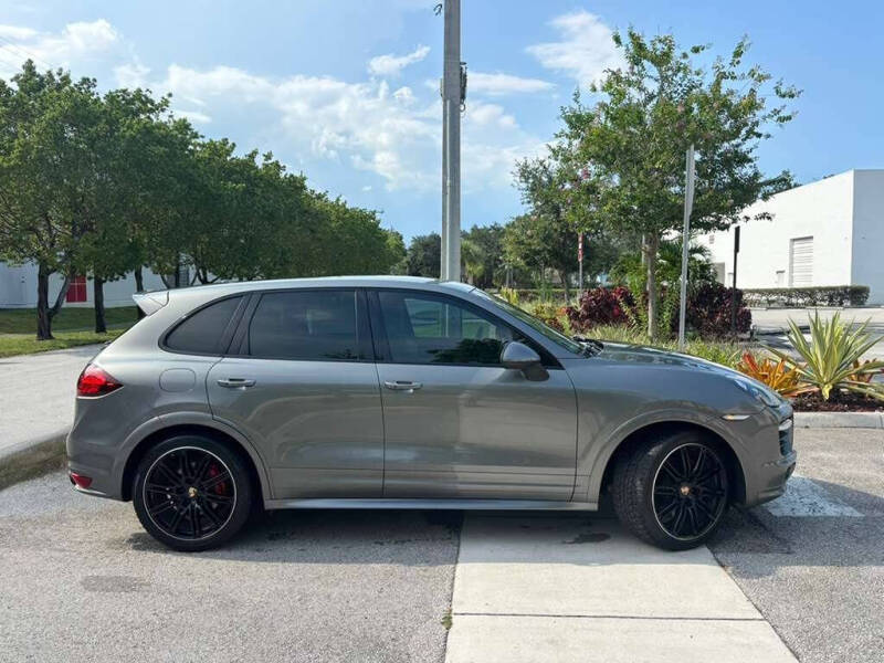 2014 Porsche Cayenne GTS