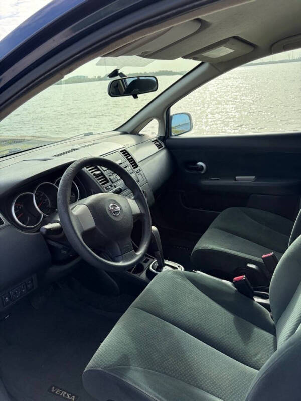 2012 Nissan Versa 1.8 S