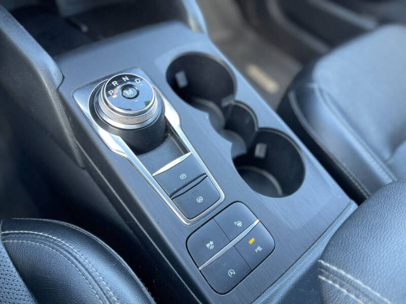 2020 Ford Escape Titanium