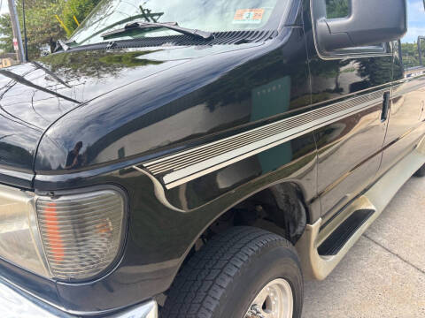 2003 Ford E-Series E-250 SD