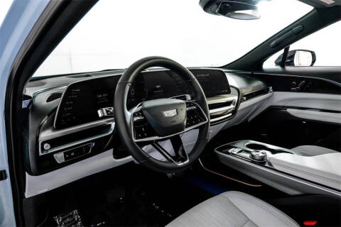 2024 Cadillac LYRIQ Luxury 1