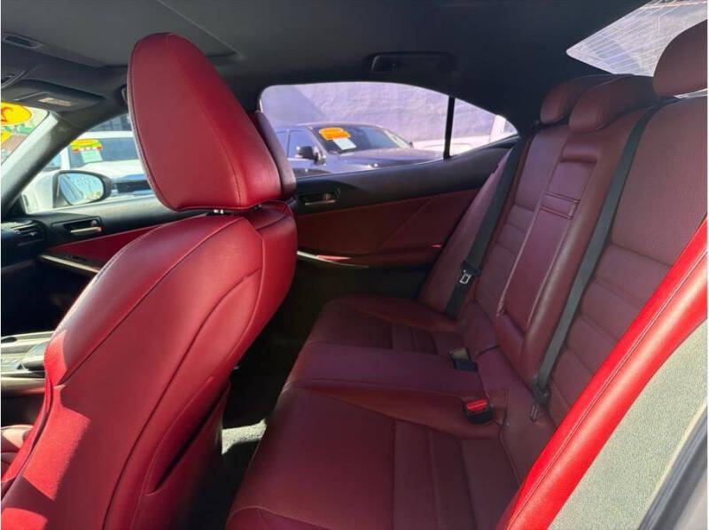 2018 Lexus IS 300