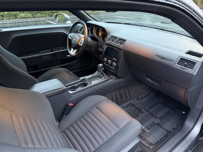 2012 Dodge Challenger SXT