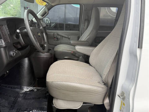 2017 Chevrolet Express LT 3500