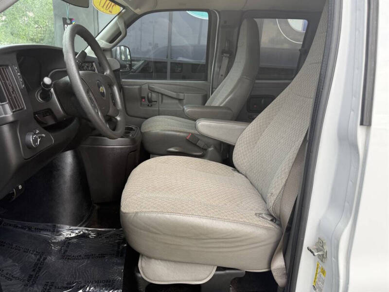 2017 Chevrolet Express LT 3500