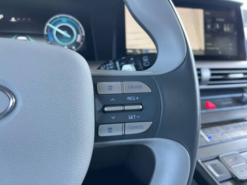 2022 Hyundai Nexo Blue