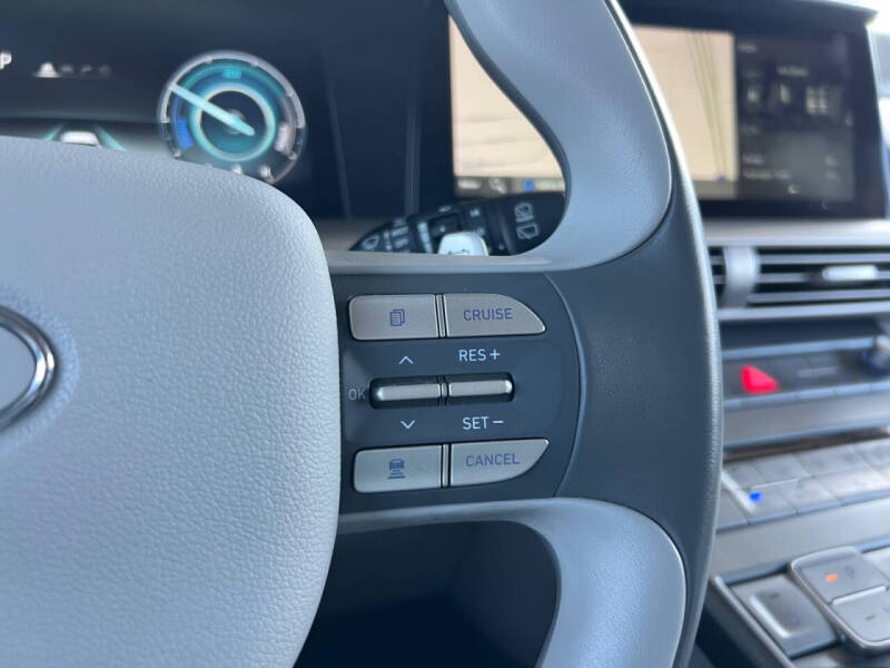 2022 Hyundai Nexo Blue