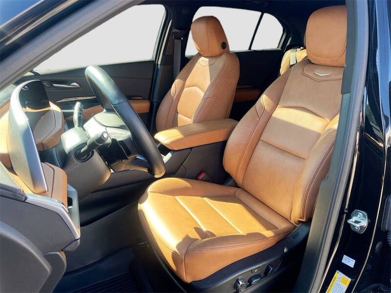 2025 Cadillac XT4 Sport