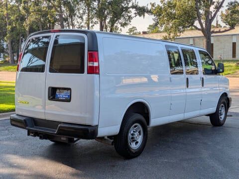 2023 Chevrolet Express 2500