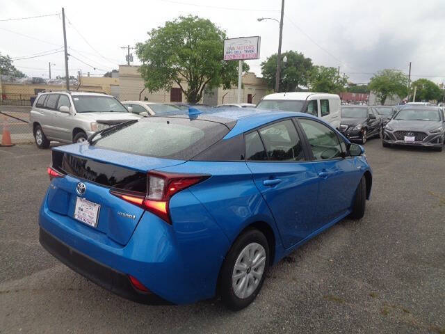 2019 Toyota Prius XLE