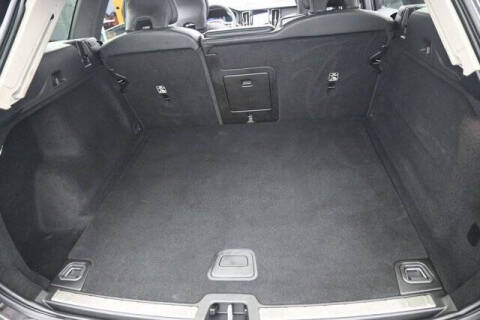 2023 Volvo XC60 B5 Plus Dark Theme