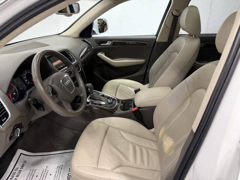 2011 Audi Q5 2.0T quattro Premium Plus