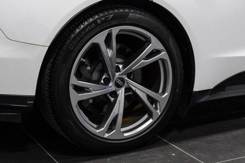 2022 Audi e-tron GT quattro Premium Plus