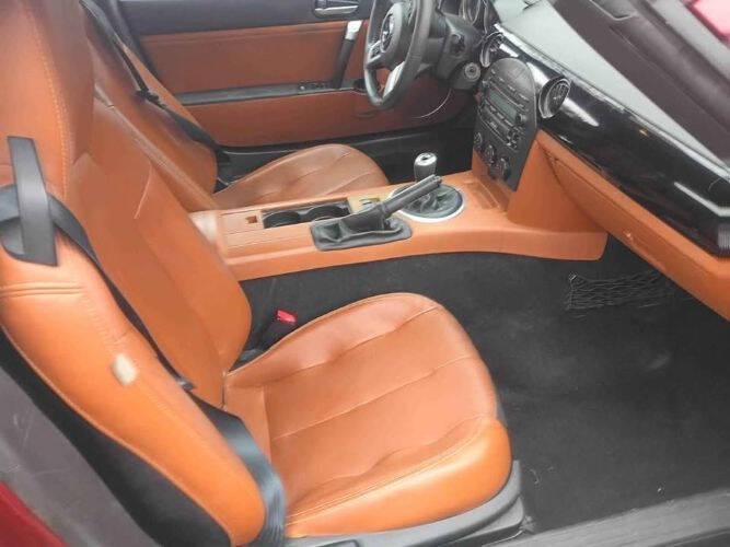 2005 Mazda MX-5 Miata LS
