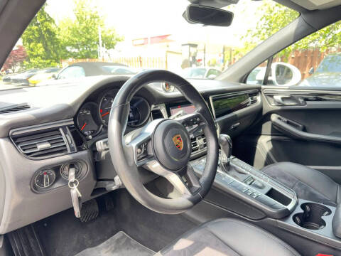 2020 Porsche Macan