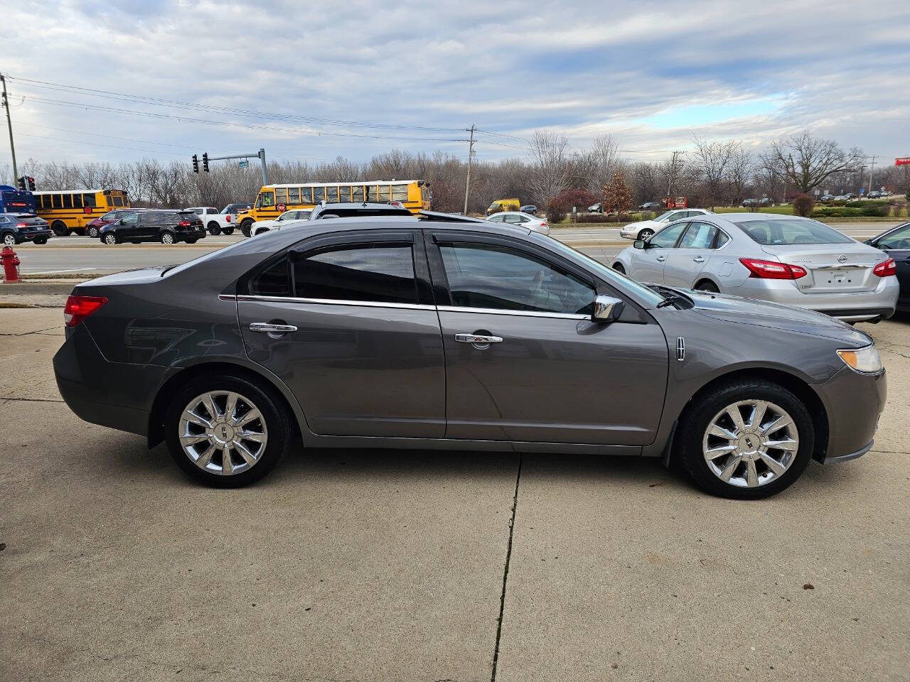 2011 Lincoln MKZ for sale at Quantum Auto Co in Plainfield, IL