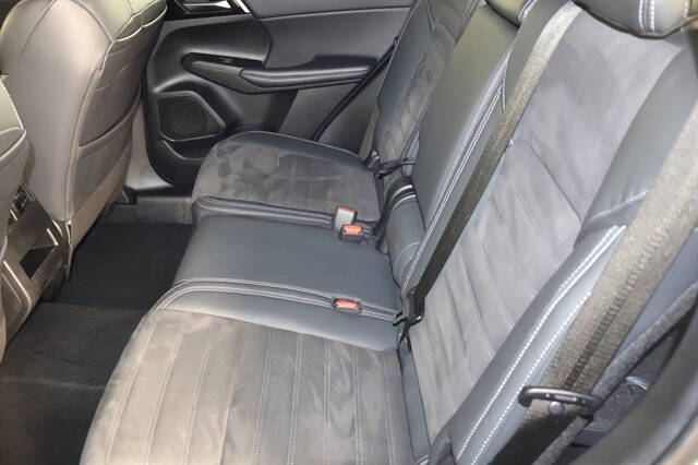 2023 Mitsubishi Outlander SE