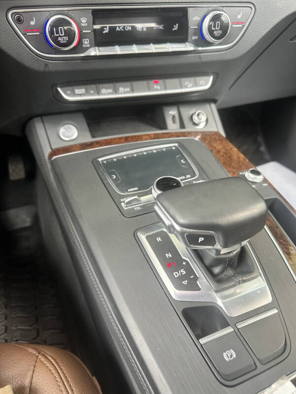 2020 Audi Q5 quattro Premium Plus 45 TFSI