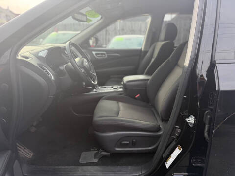 2019 Nissan Pathfinder S