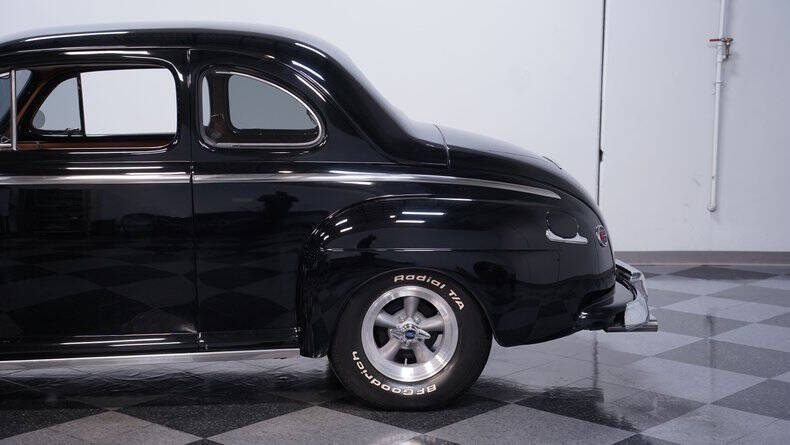 1947 Ford Deluxe
