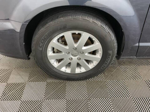 2013 Chrysler Town and Country Touring