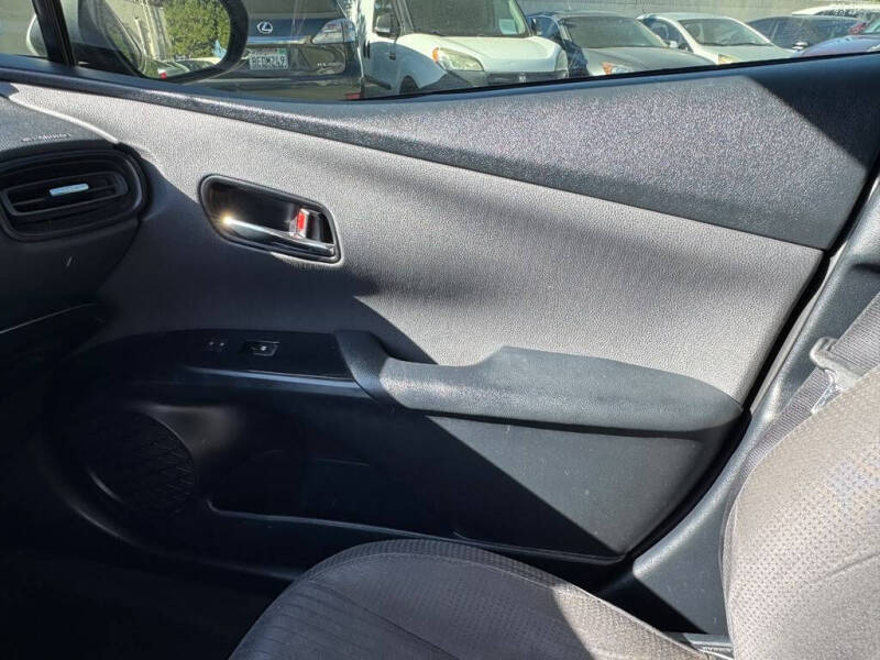 2016 Toyota Prius Two