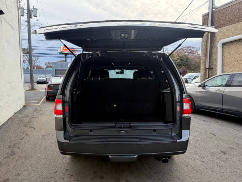 2016 Lincoln Navigator Select