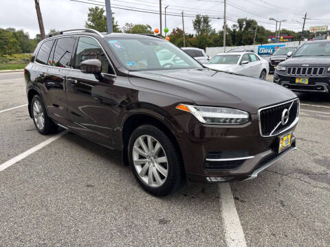 2018 Volvo XC90 T6 Momentum
