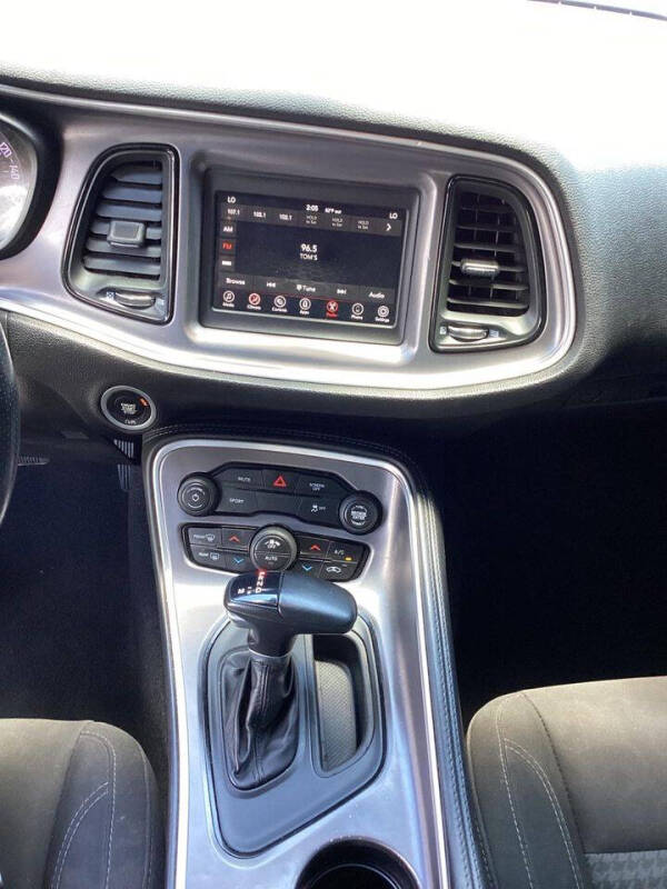 2021 Dodge Challenger SXT