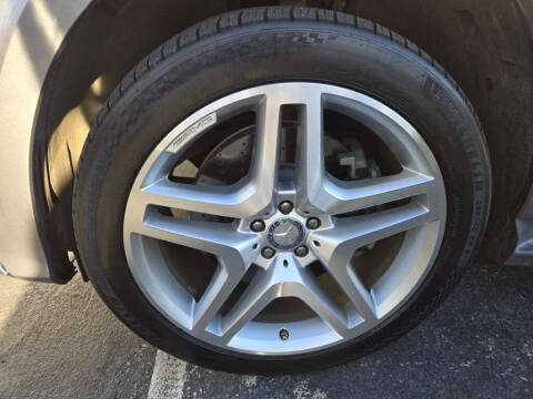 2015 Mercedes-Benz GL-Class GL 550 4MATIC