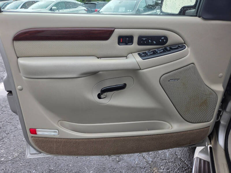 2004 Cadillac Escalade