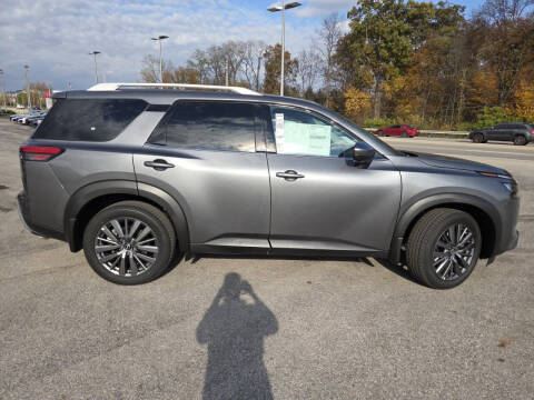 2025 Nissan Pathfinder SL