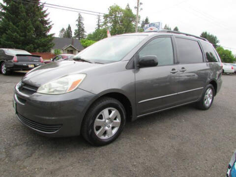 2004 Toyota Sienna for sale at Hall Motors LLC in Vancouver WA