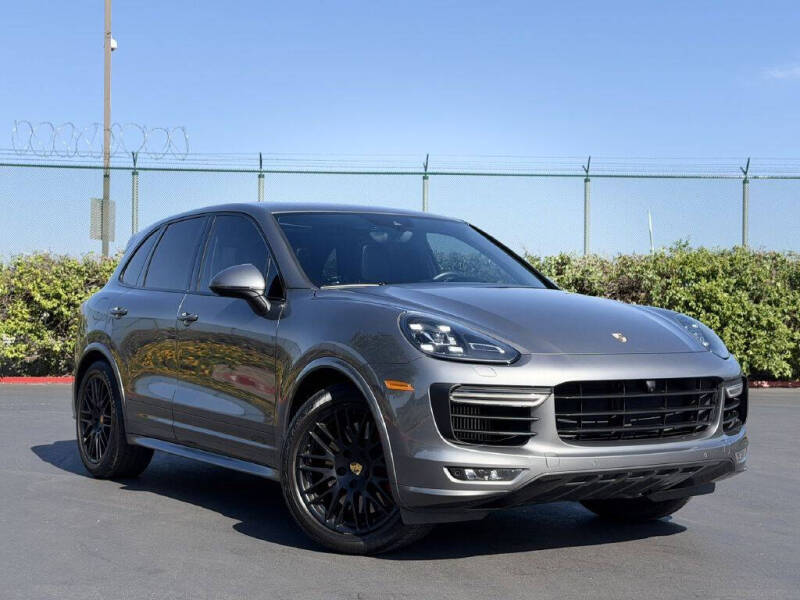 2017 Porsche Cayenne GTS