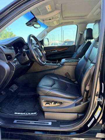 2016 Cadillac Escalade Luxury Collection