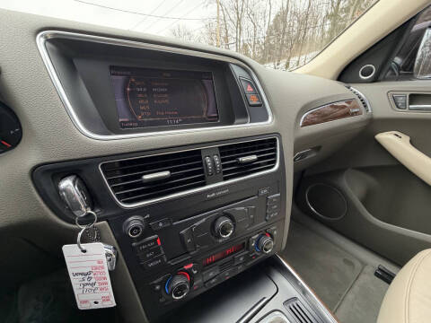 2011 Audi Q5 2.0T quattro Premium Plus