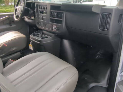 2025 GMC Savana 2500