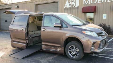 2019 Toyota Sienna for sale at A&J Mobility in Valders WI
