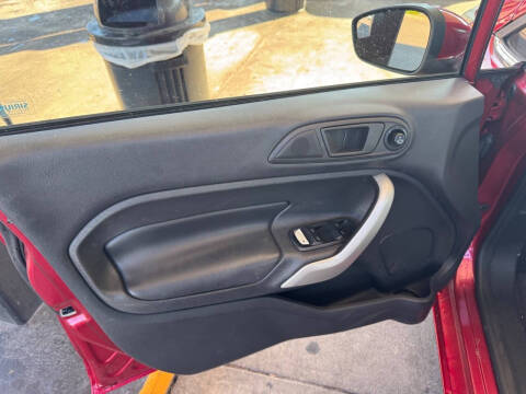 2012 Ford Fiesta SEL