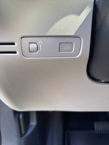 2022 Volvo XC40 T5 Momentum